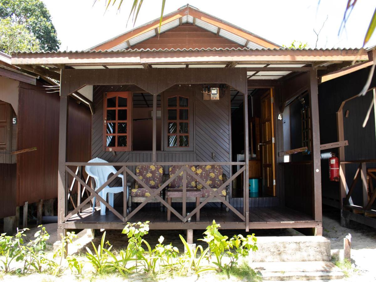 Bushman Tioman Kampong Juara